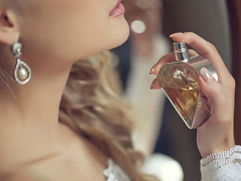 5 причин чому твій парфум тримається лише кілька годин